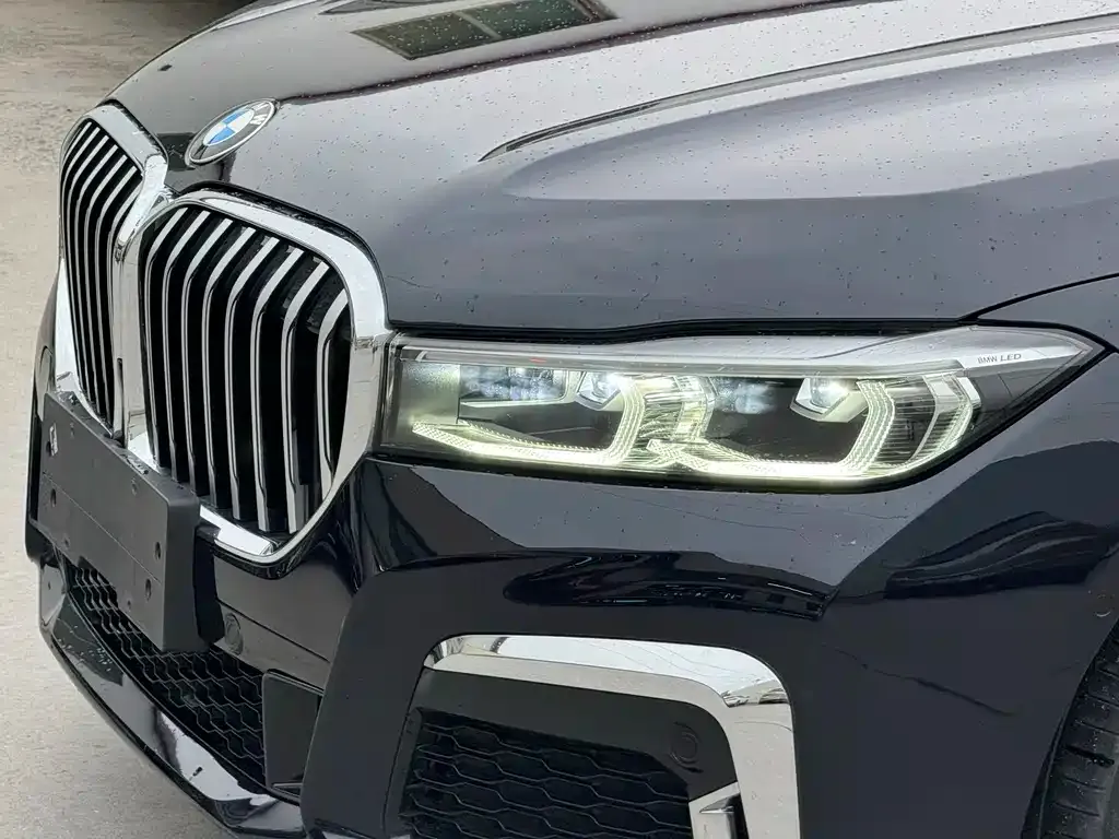 BMW 7 Series — фото 10