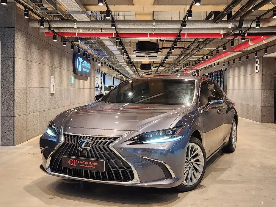 Lexus ES