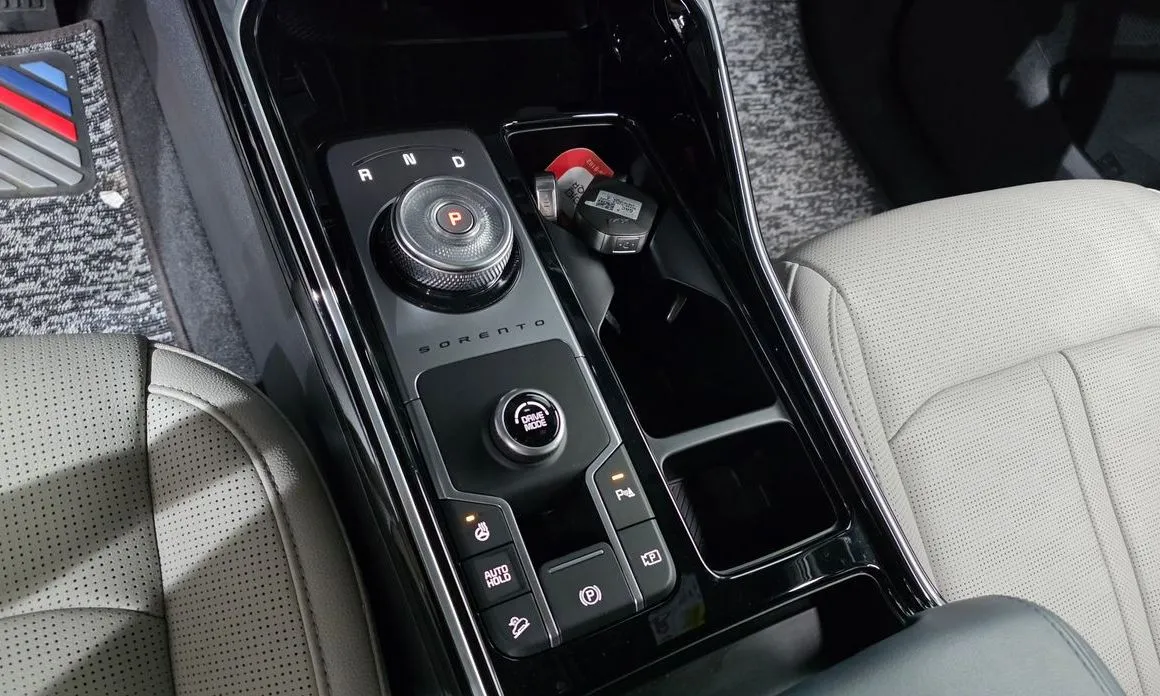 Kia Sorento — фото 8