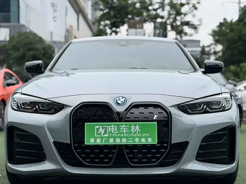 BMW i4 — фото 3