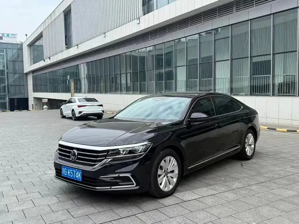 Volkswagen Passat — фото 1