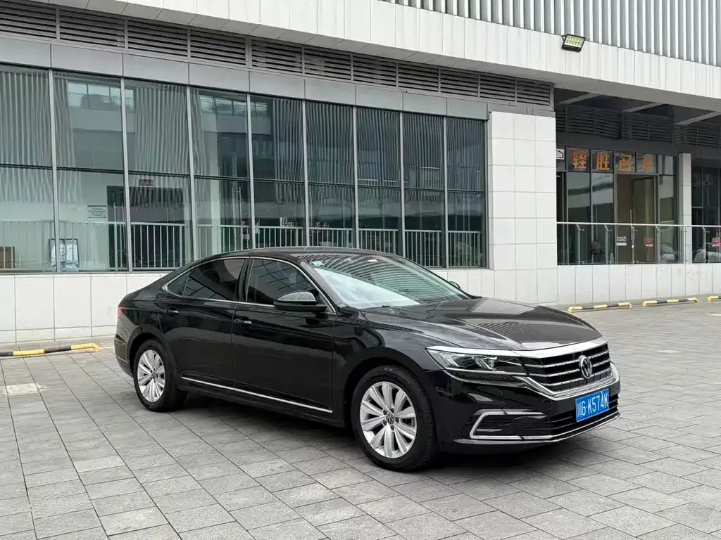 Volkswagen Passat — фото 7