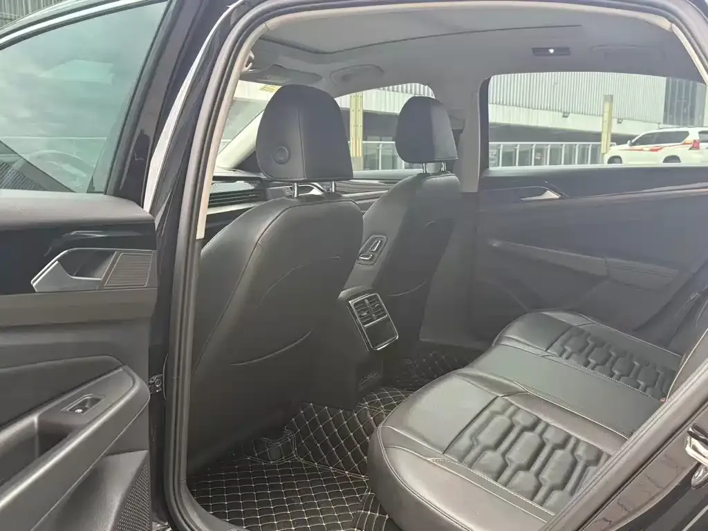 Volkswagen Passat — фото 2