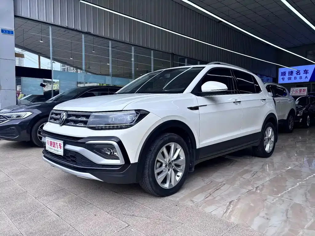Volkswagen T-Cross — фото 1