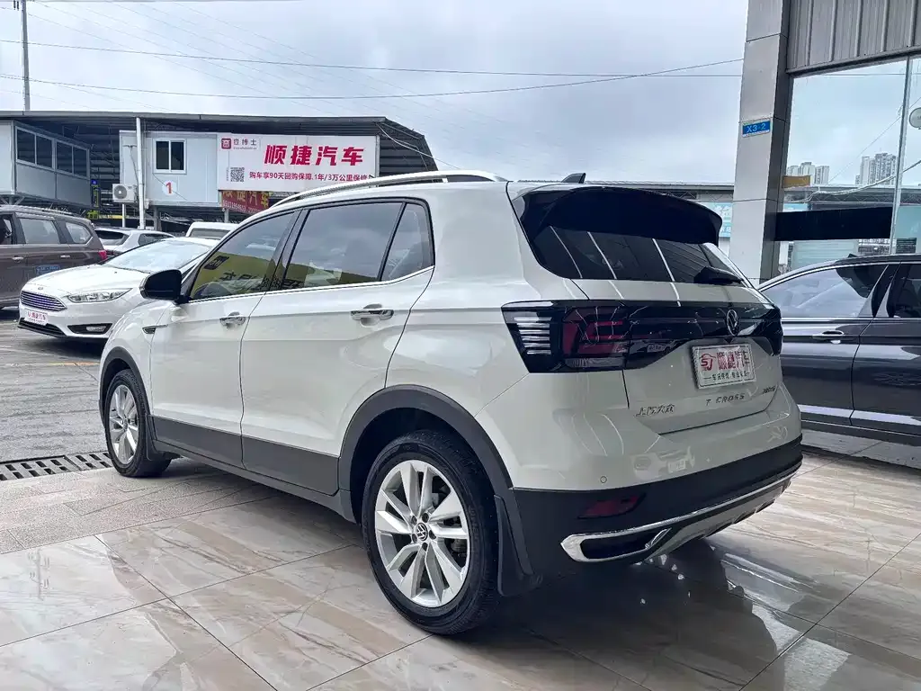 Volkswagen T-Cross — фото 10