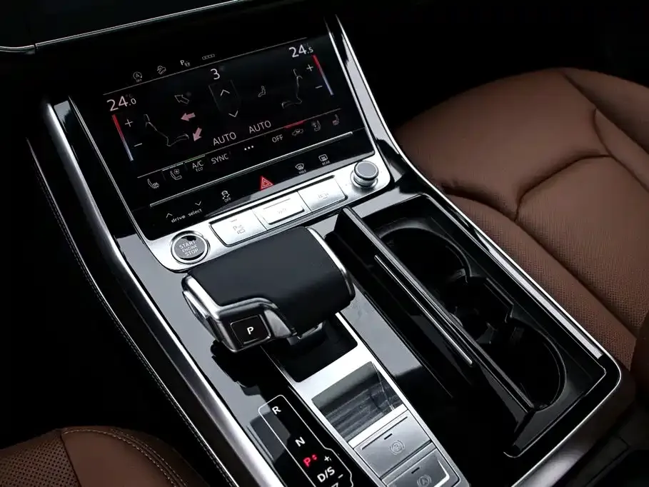 Audi Q7 — фото 10