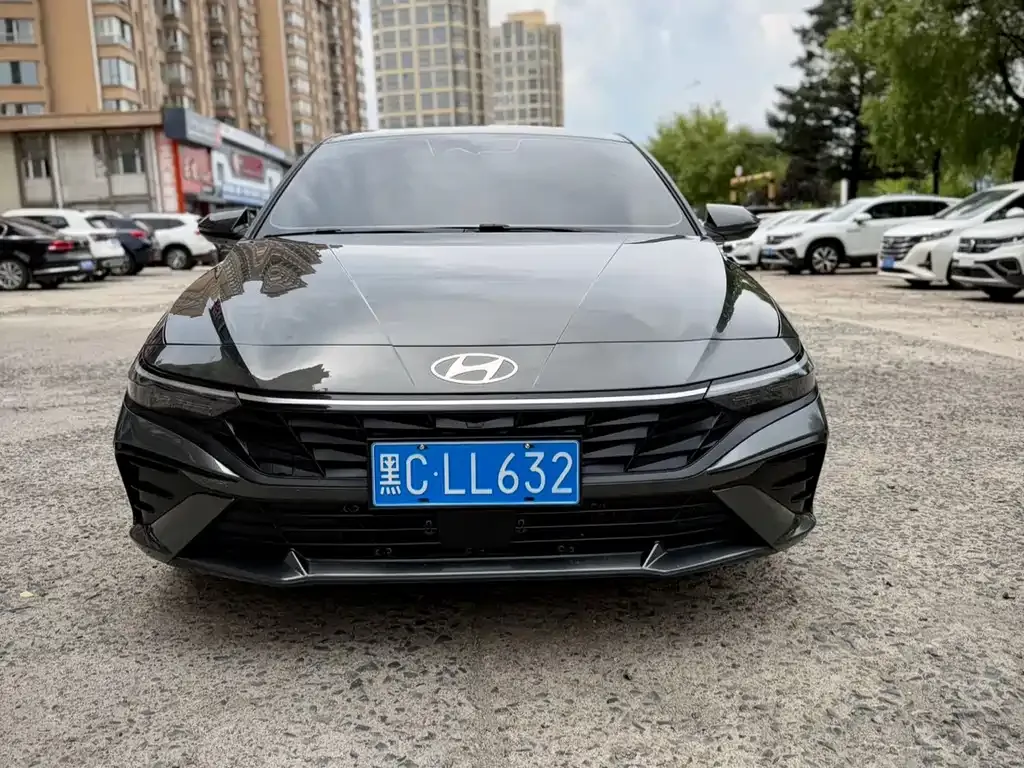 Hyundai Elantra — фото 4