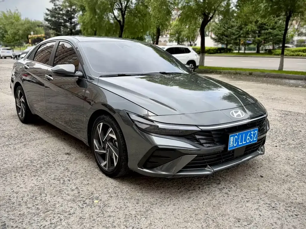 Hyundai Elantra — фото 6