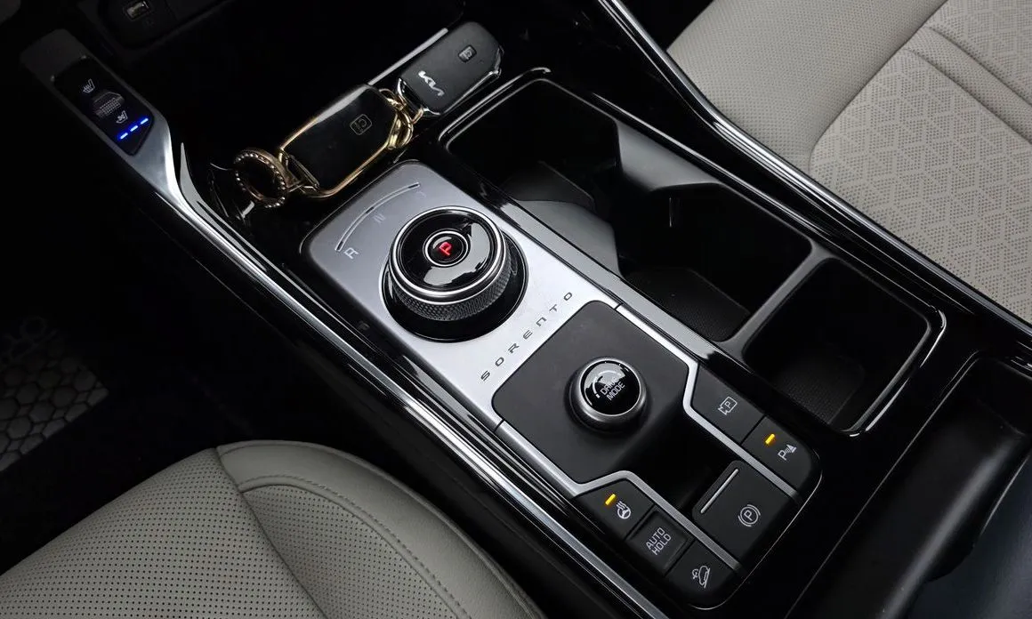 Kia Sorento — фото 5