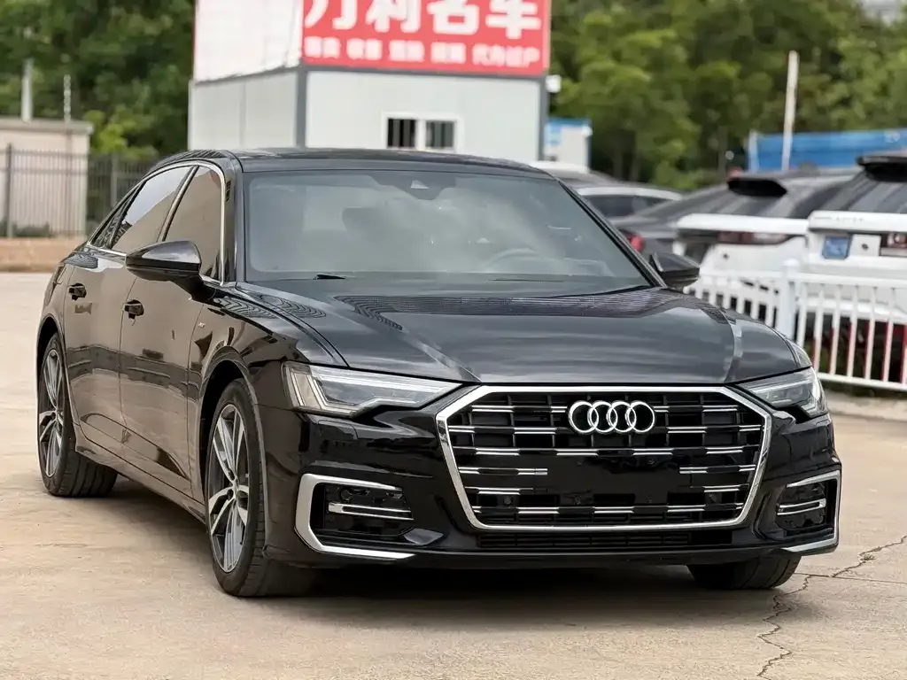 Audi A6L — фото 1