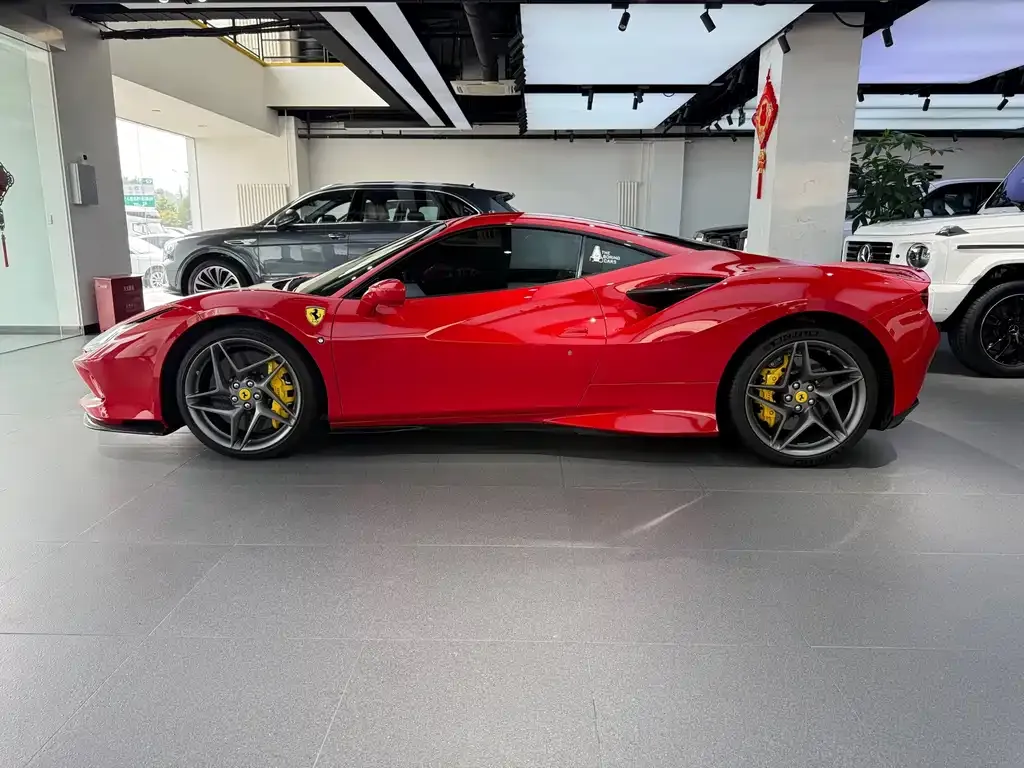 Ferrari F8 — фото 9