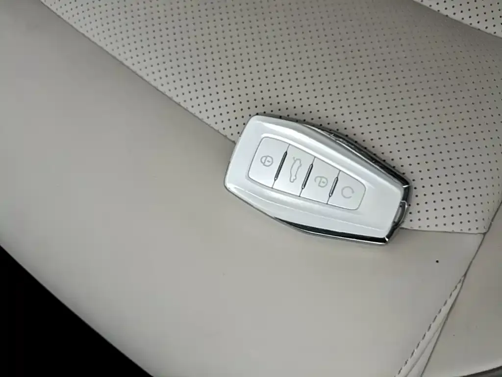 Geely Icon — фото 2
