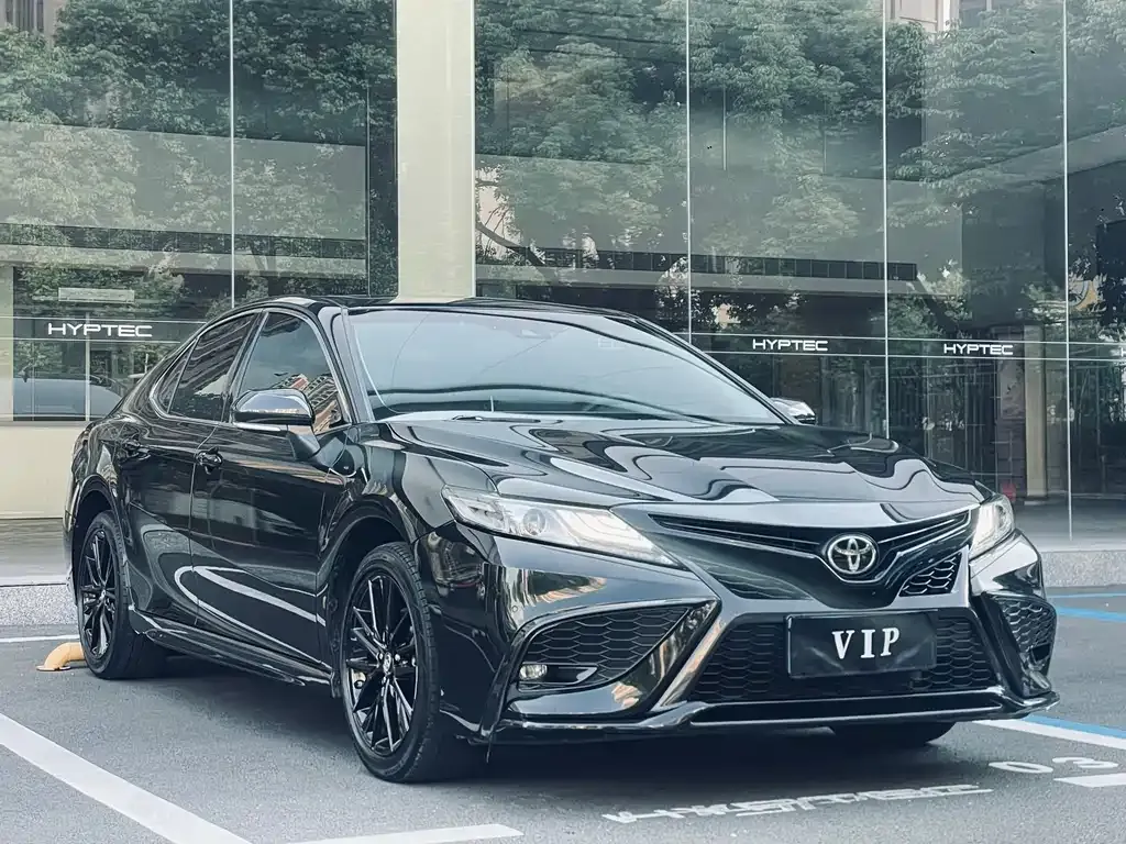 Toyota Camry — фото 8