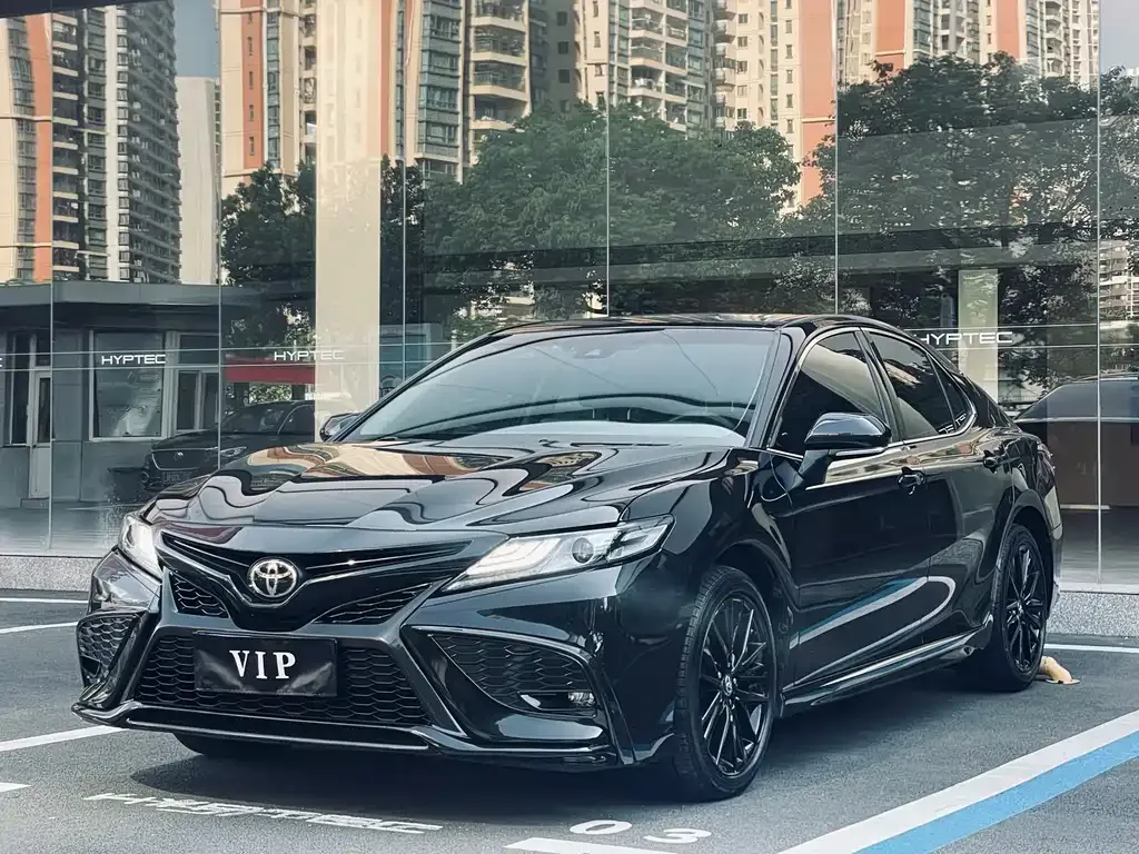 Toyota Camry — фото 10
