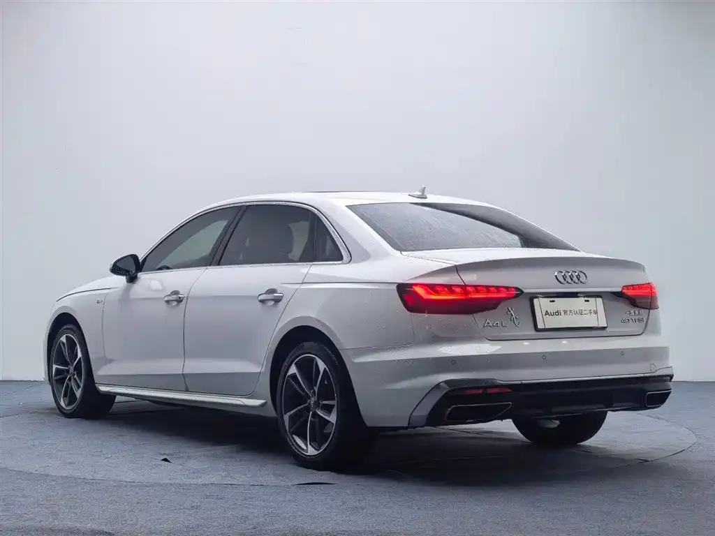 Audi A4L — фото 10
