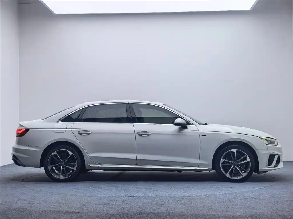 Audi A4L — фото 8