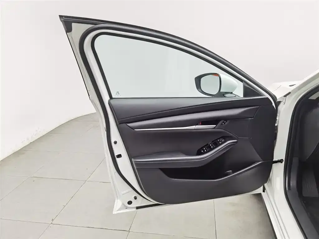 Mazda 3 Axela 2024 из CN, фото 10