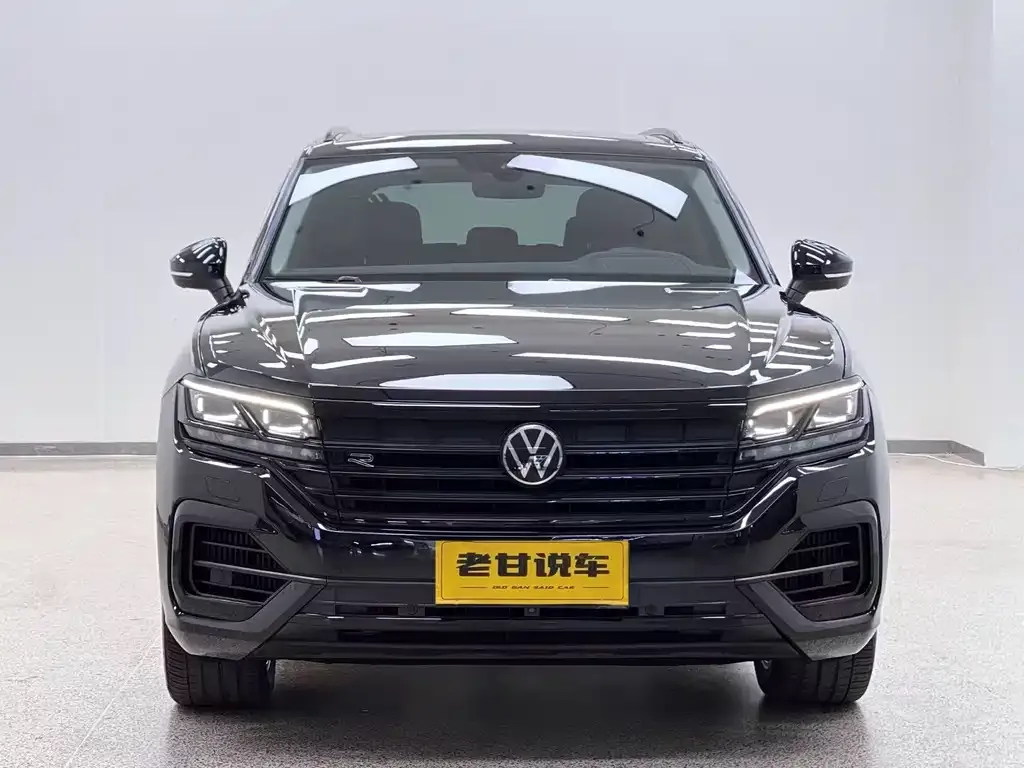 Volkswagen Touareg — фото 9