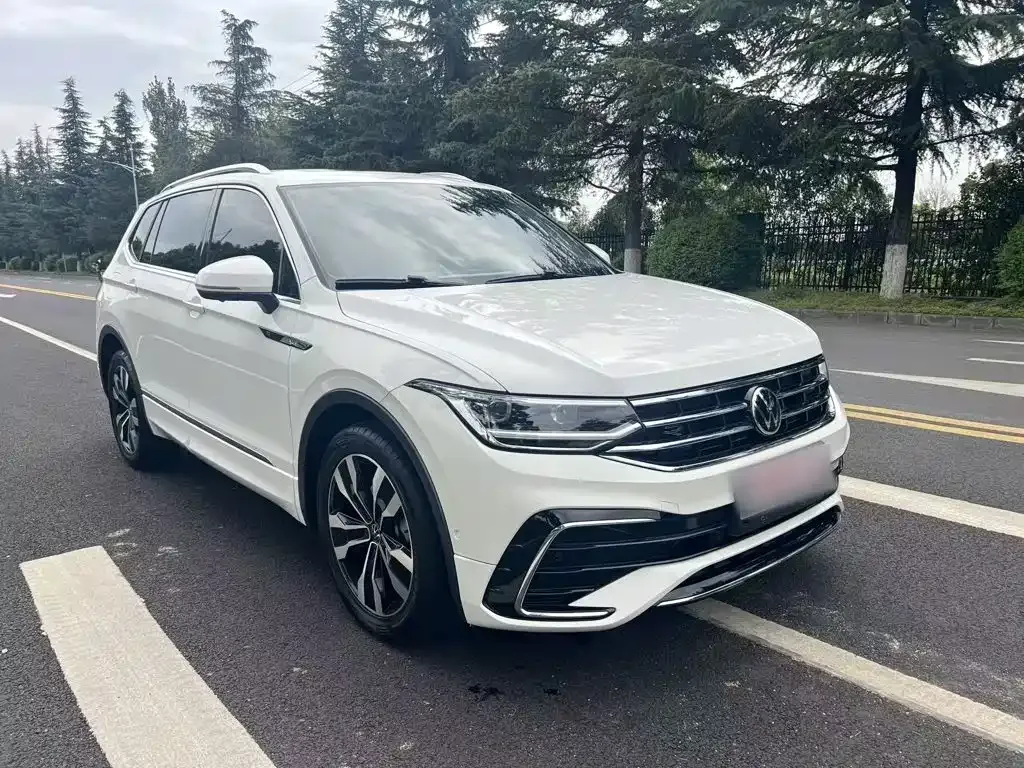 Volkswagen Tiguan L — фото 5