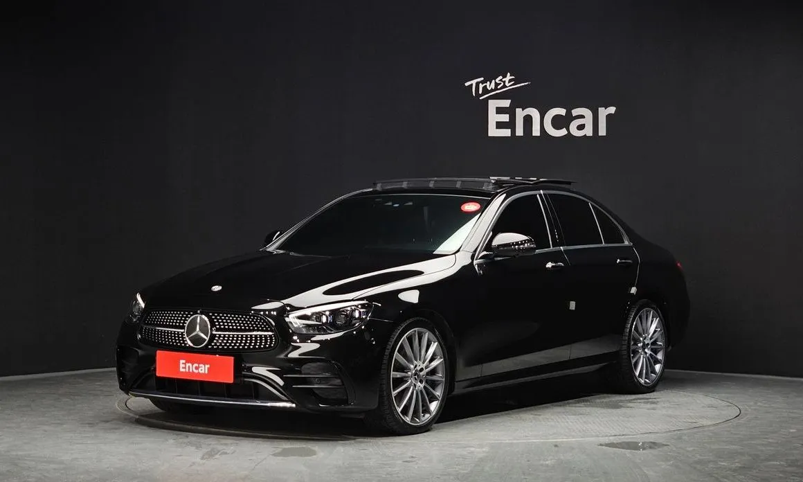 Mercedes-Benz E-Class — фото 1