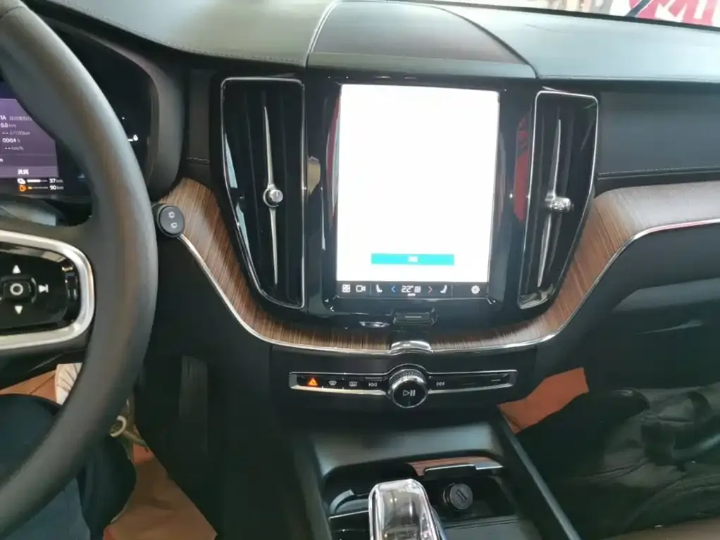 Volvo XC60 PHEV 2023 из CN, фото 8