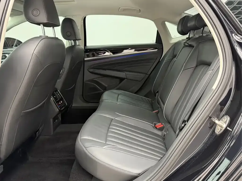 Volkswagen Passat — фото 6