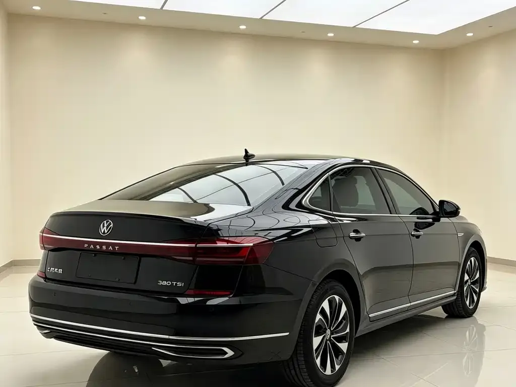 Volkswagen Passat — фото 5