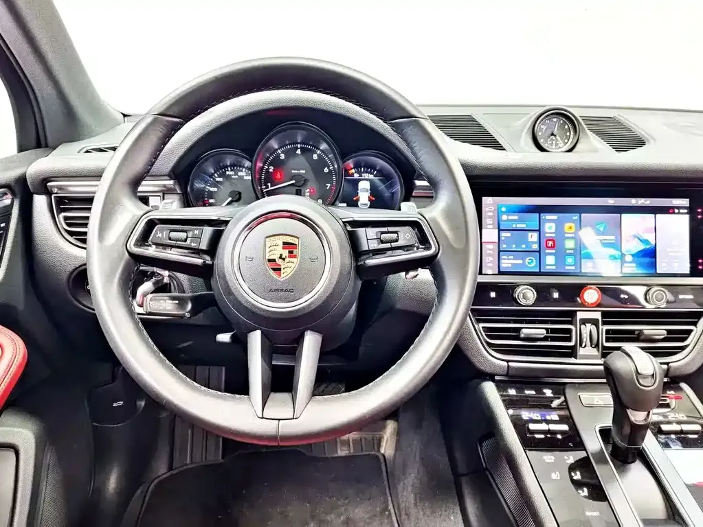 Porsche Macan — фото 5