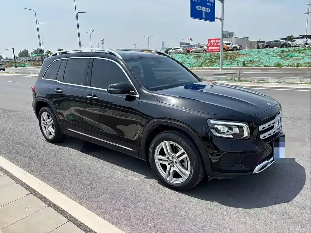 Mercedes-Benz GLB — фото 2