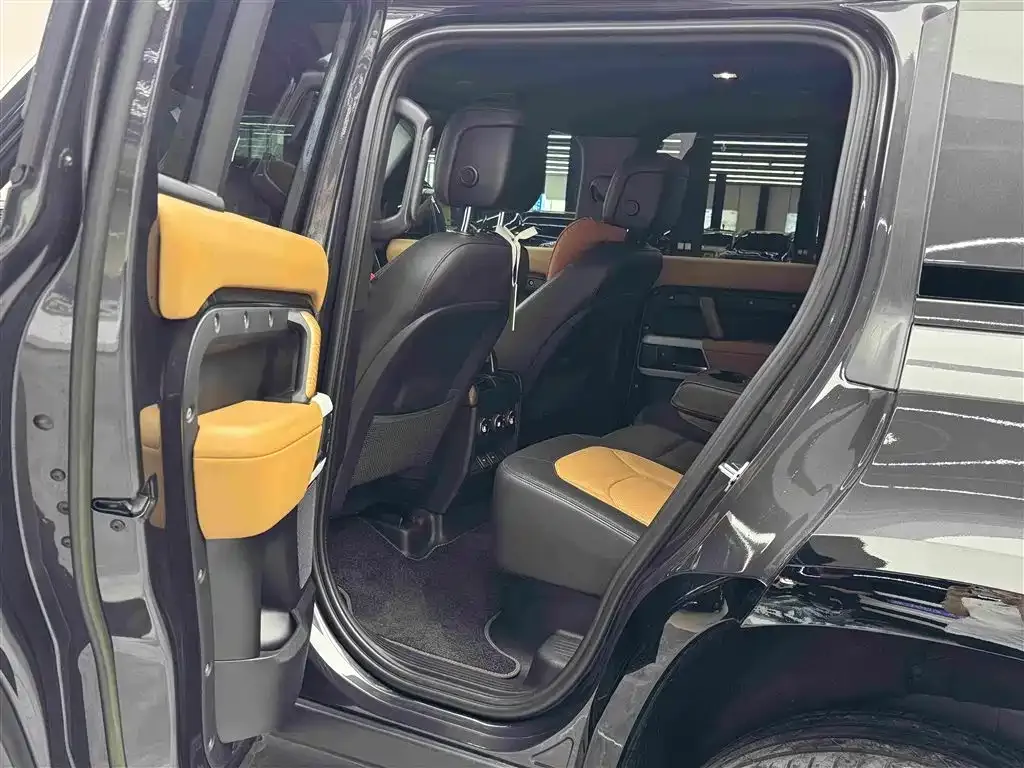 Land Rover Defender — фото 9