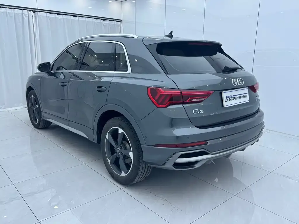 Audi Q3 — фото 10