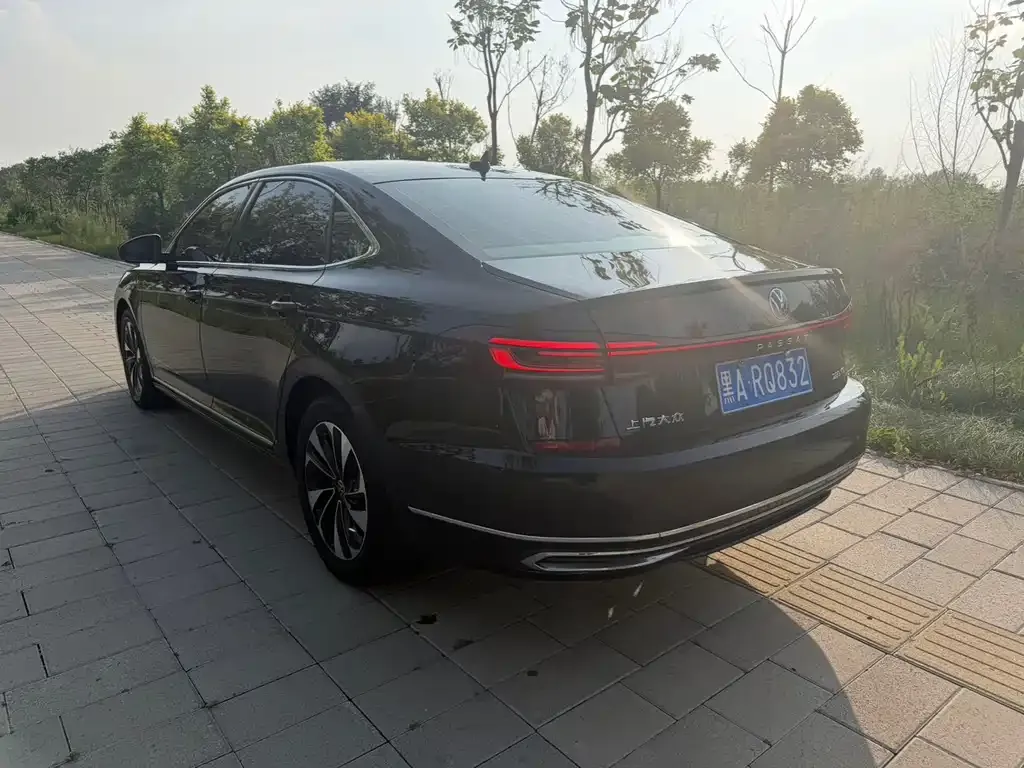 Volkswagen Passat — фото 6