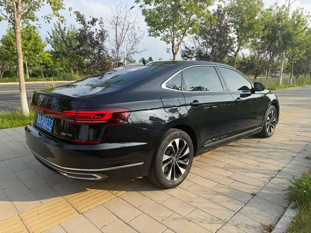 Volkswagen Passat — фото 7