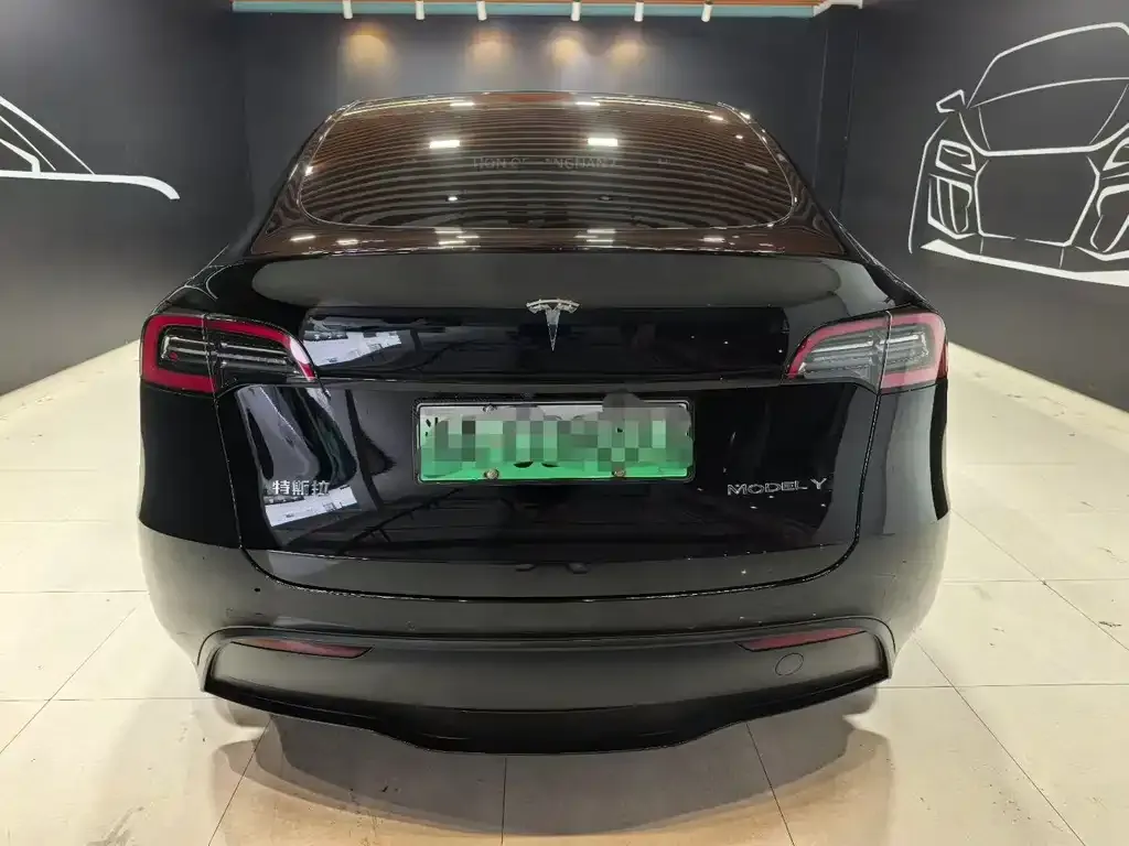 Tesla Model Y — фото 4