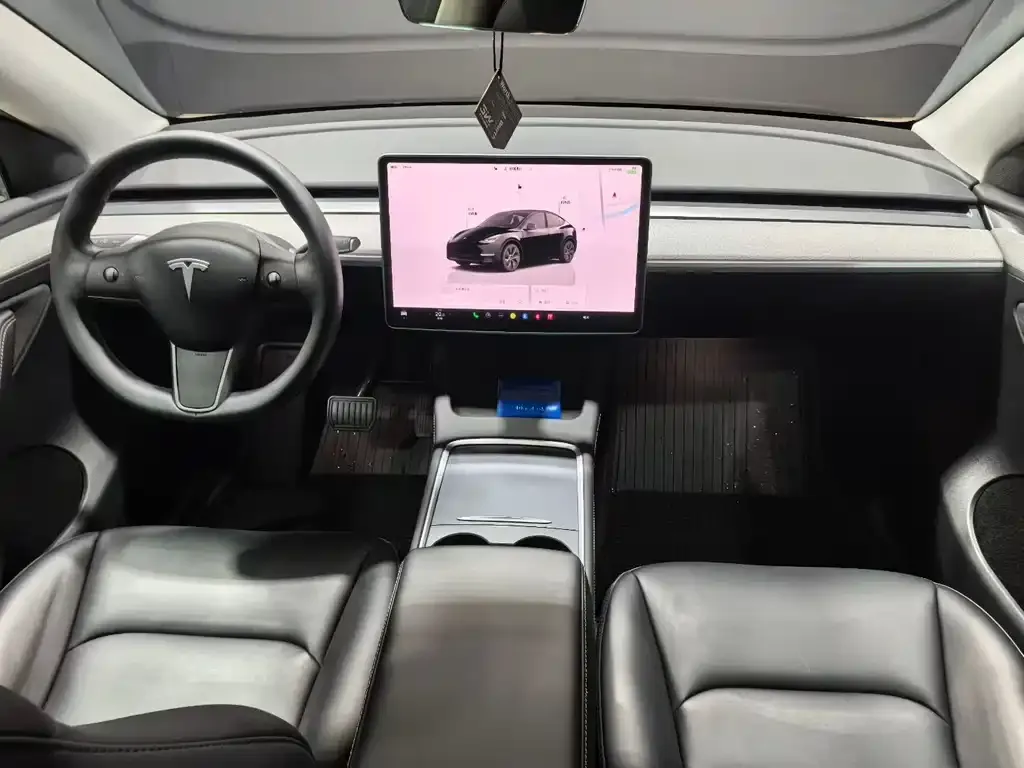 Tesla Model Y — фото 7