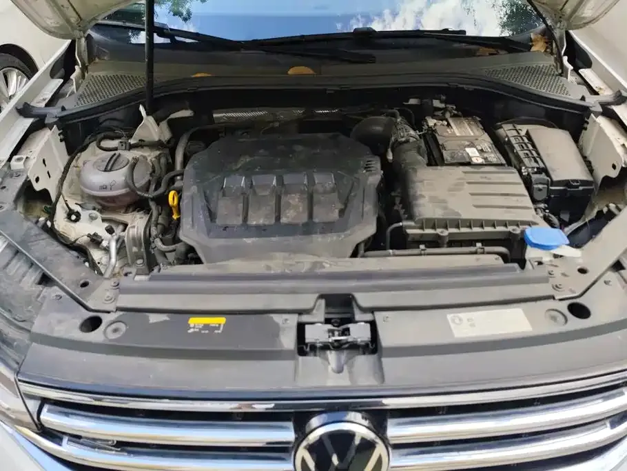 Volkswagen Tiguan L — фото 4