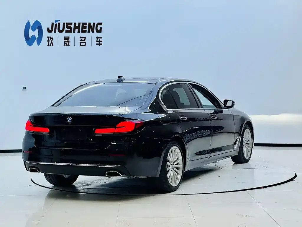 BMW 5 Series — фото 4