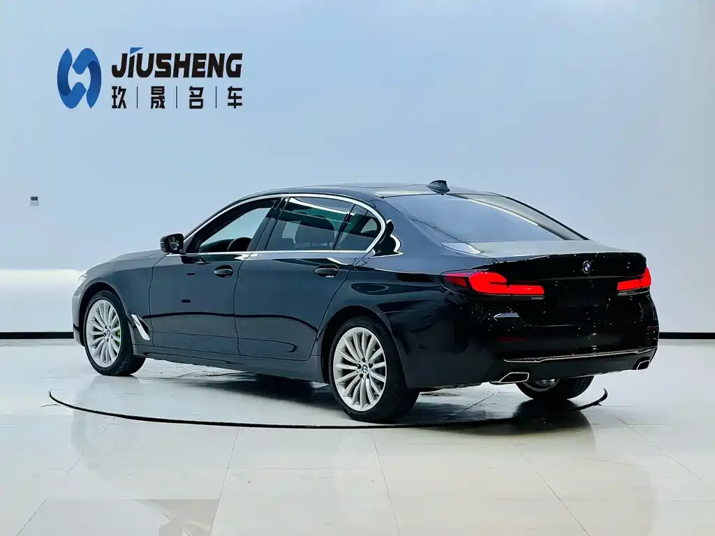 BMW 5 Series — фото 2