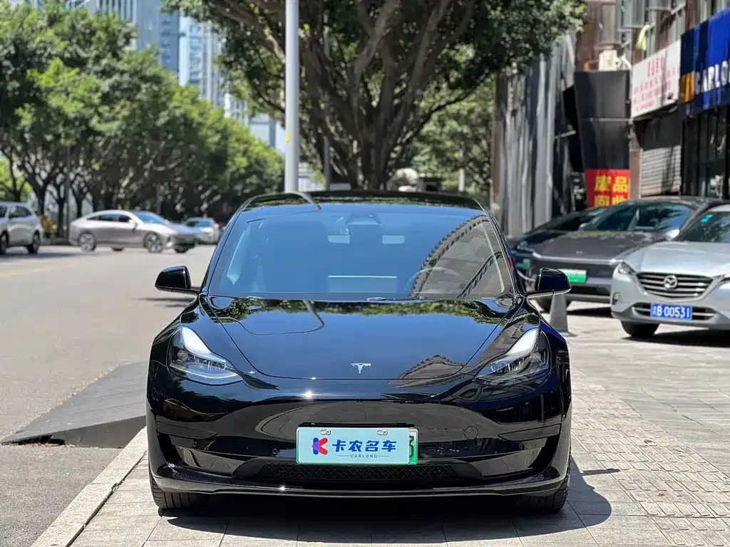 Tesla Model 3 — фото 8