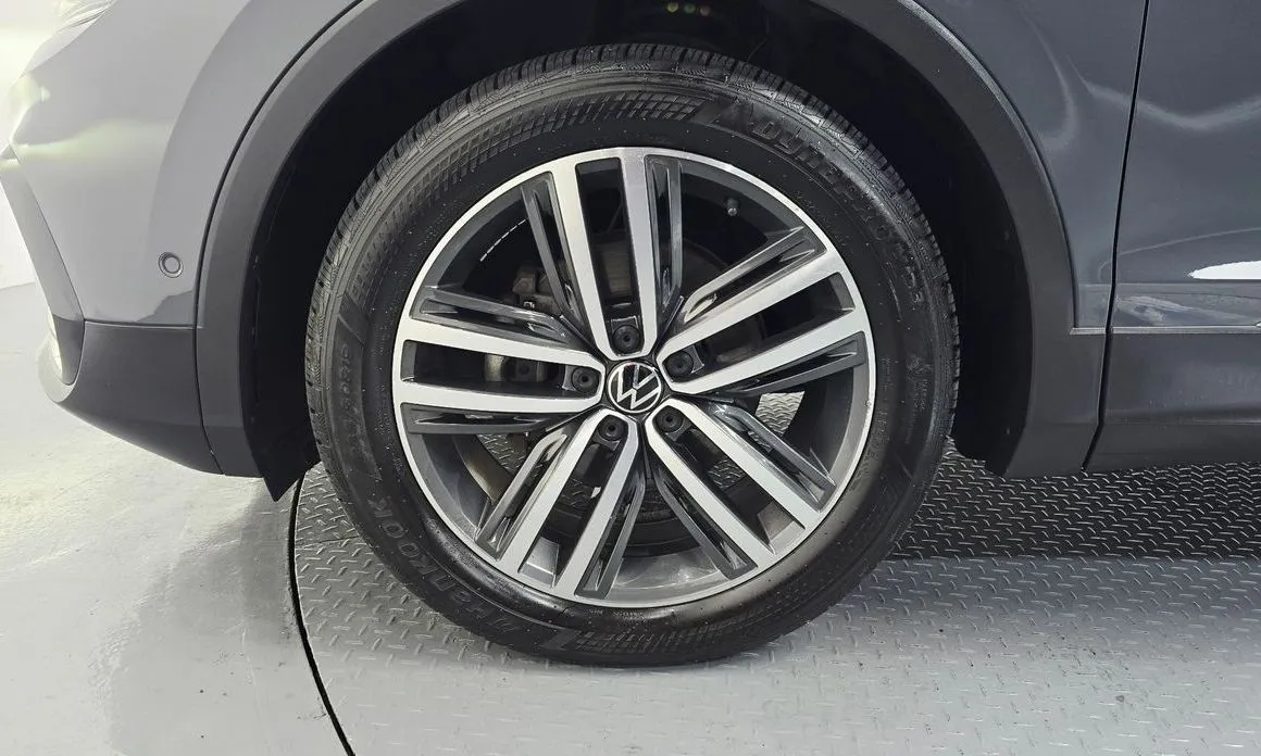 Volkswagen Tiguan — фото 10