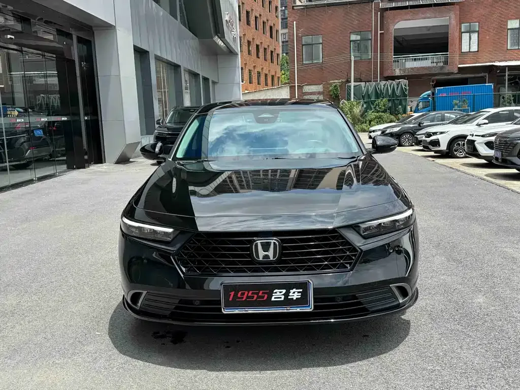 Honda Accord — фото 9