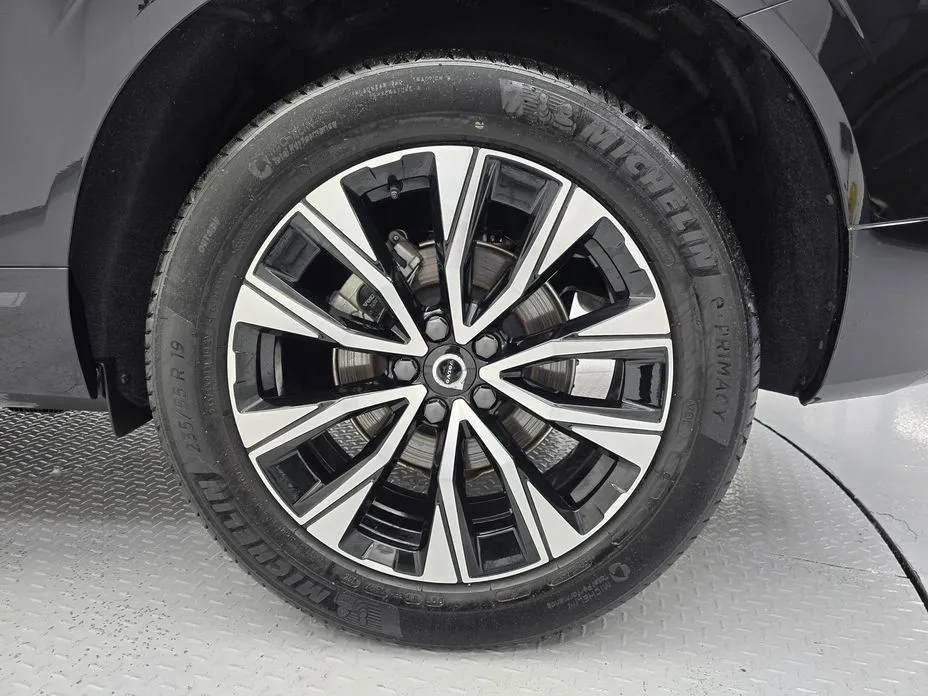 Volvo XC60 — фото 10