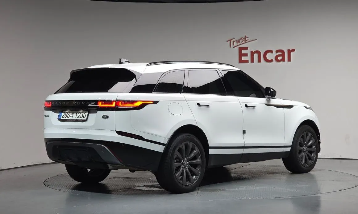 Land Rover Range Rover Velar — фото 10