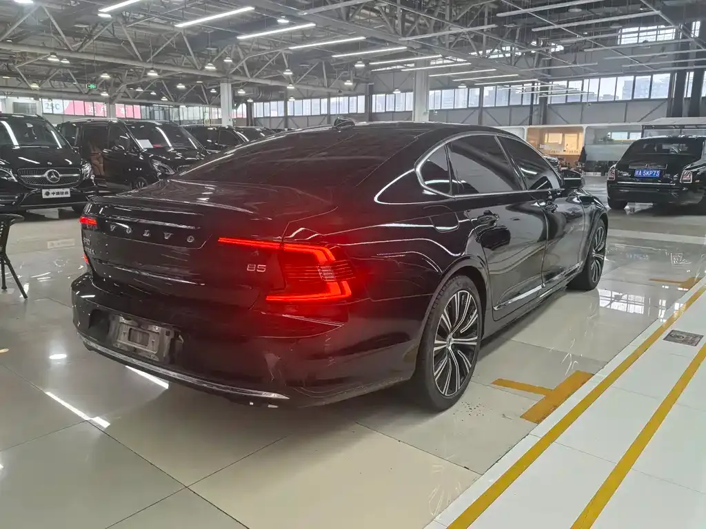 Volvo S90 — фото 8