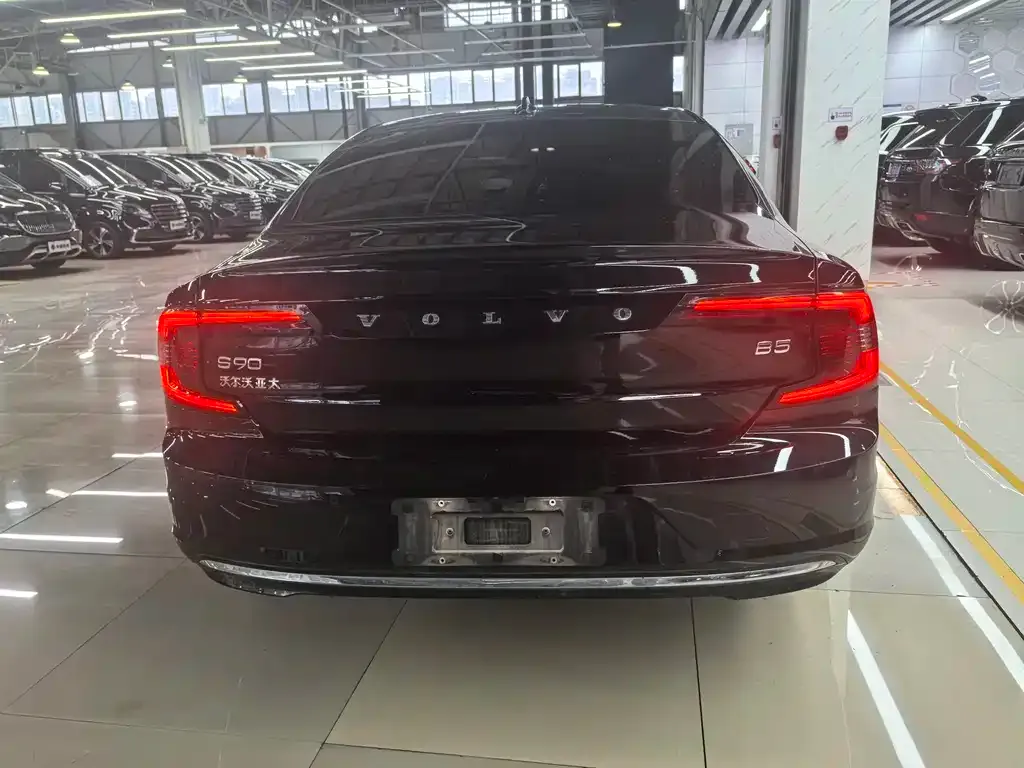 Volvo S90 — фото 3