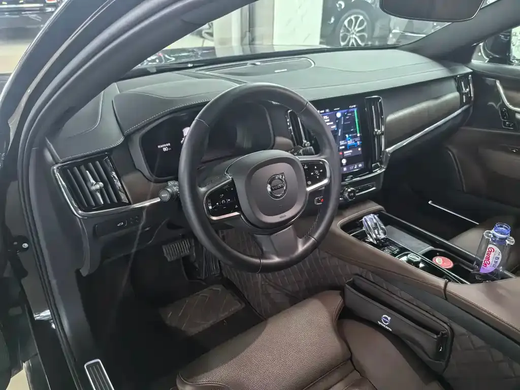 Volvo S90 — фото 10