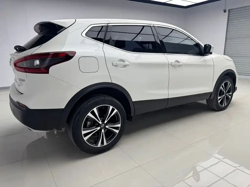 Nissan Qashqai — фото 3