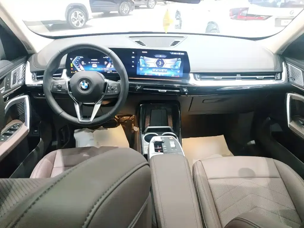 BMW X1 — фото 9