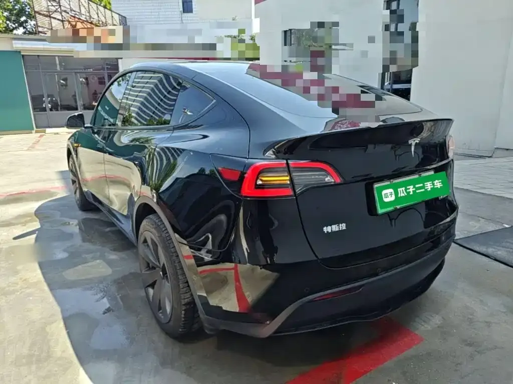 Tesla Model Y — фото 4