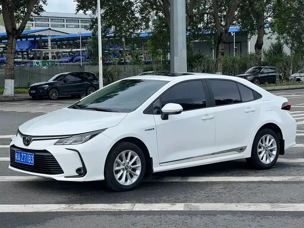 Toyota Corolla — фото 1